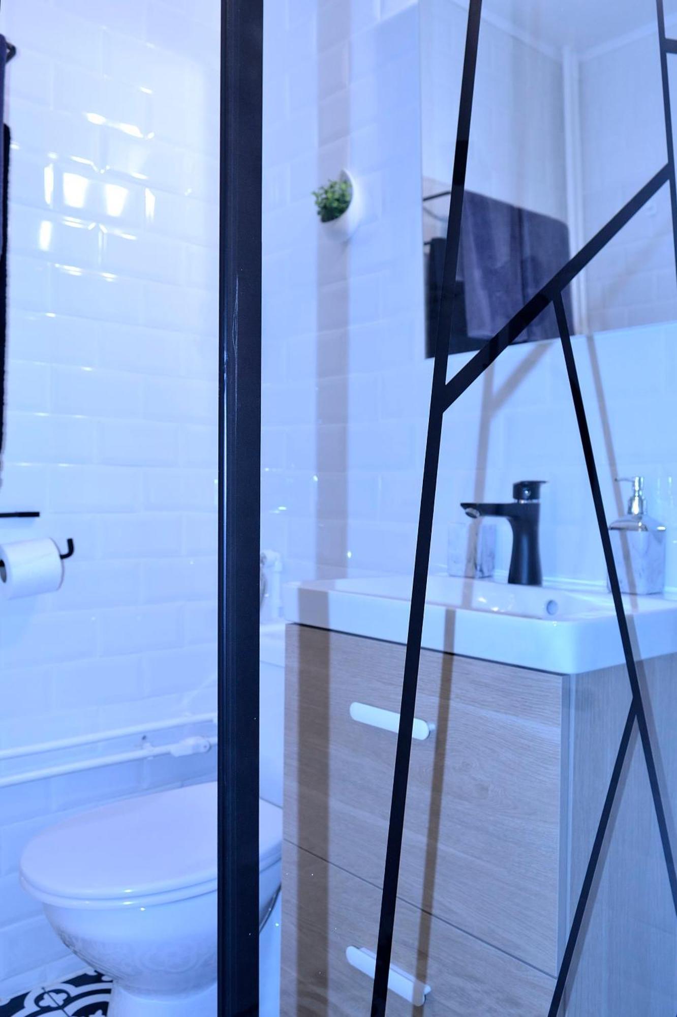 Cozy 2 Rooms Apartment Drumul Taberei بوخارست المظهر الخارجي الصورة